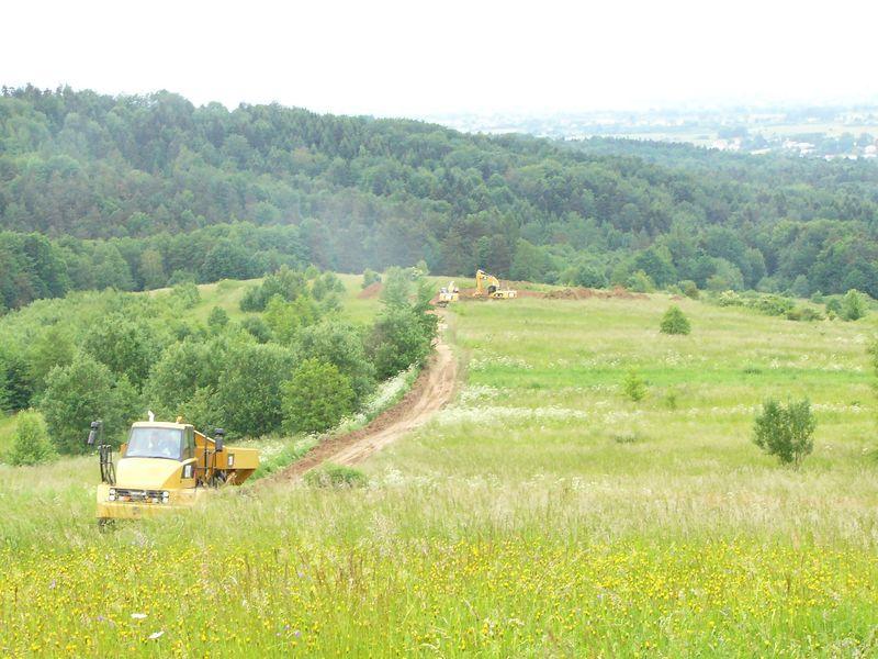 Rozpoczecie prac ziemnych za gora pod fundamenty3.jpg